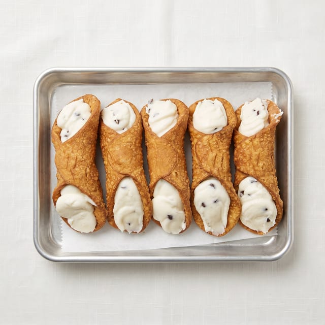 Cannoli.